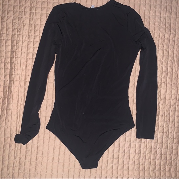 Black lace front bodysuit - Picture 3 of 6